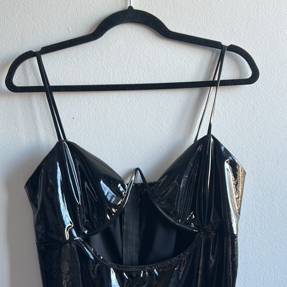 Katie V Wire Latex Bodysuit - Black - Picture 3 of 7